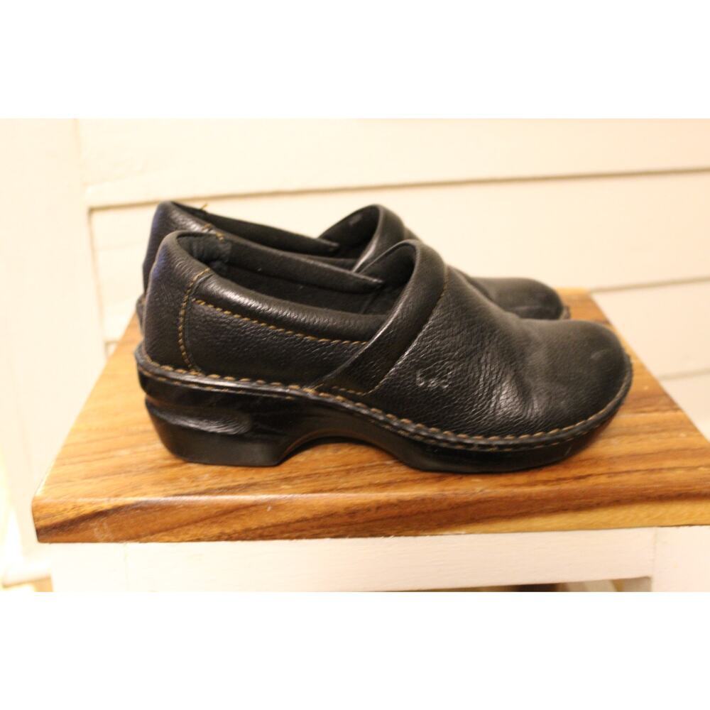 Women's Born BOC Peggy Black Leather Clogs Size 8.5 Mule - Picture 3 of 8